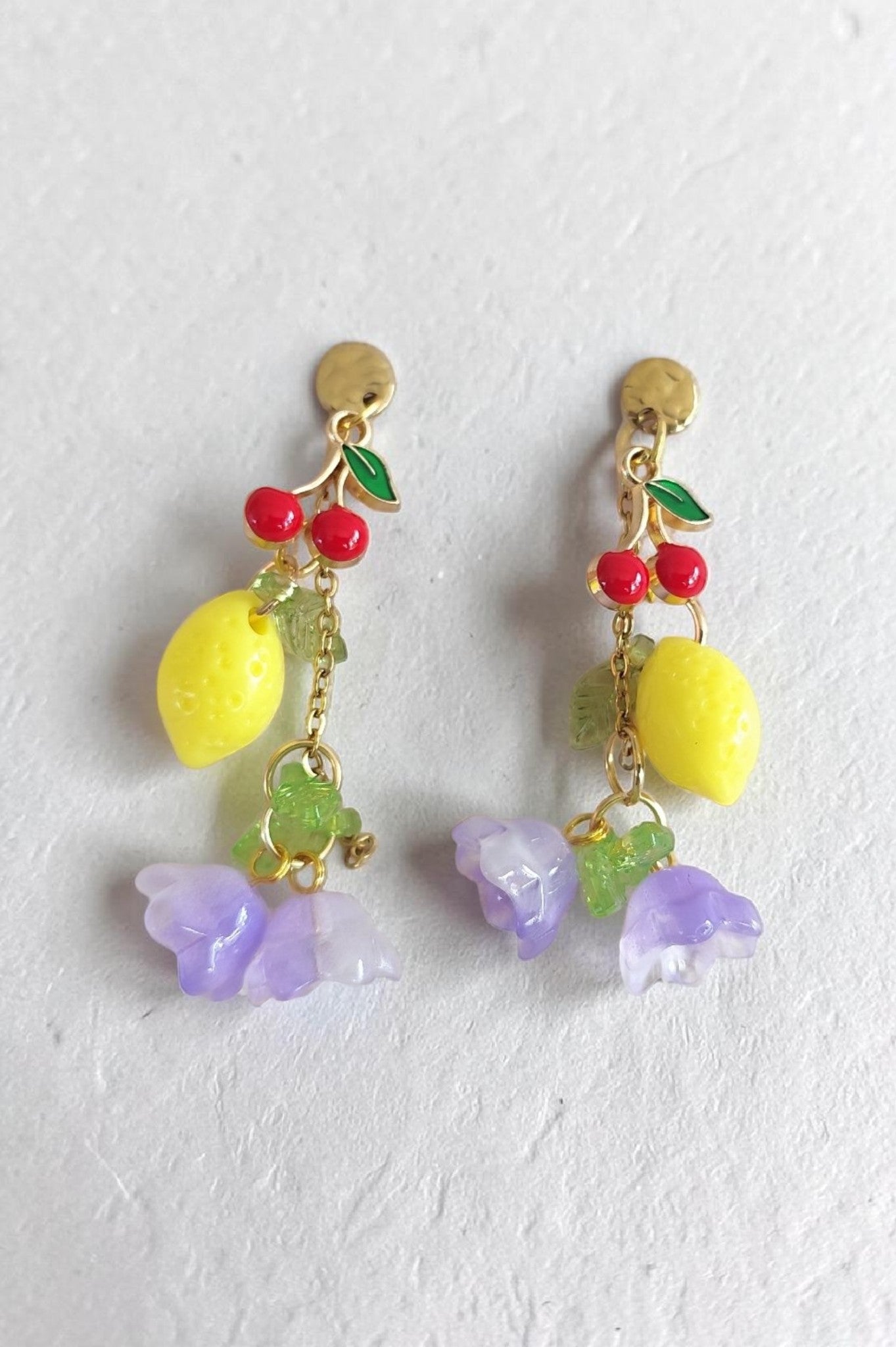 Boucles d'oreilles pendantes cerises, citron & fleurs – acier inoxydable