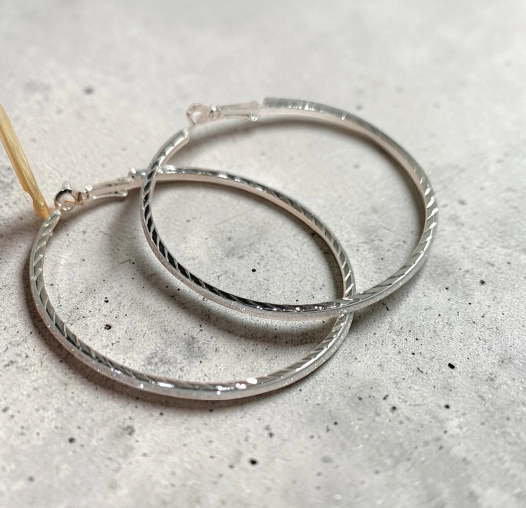 Boucles d'oreilles créoles fines légères acier inoxydable argenté hypoallergénique – Les Éclats de Mel"