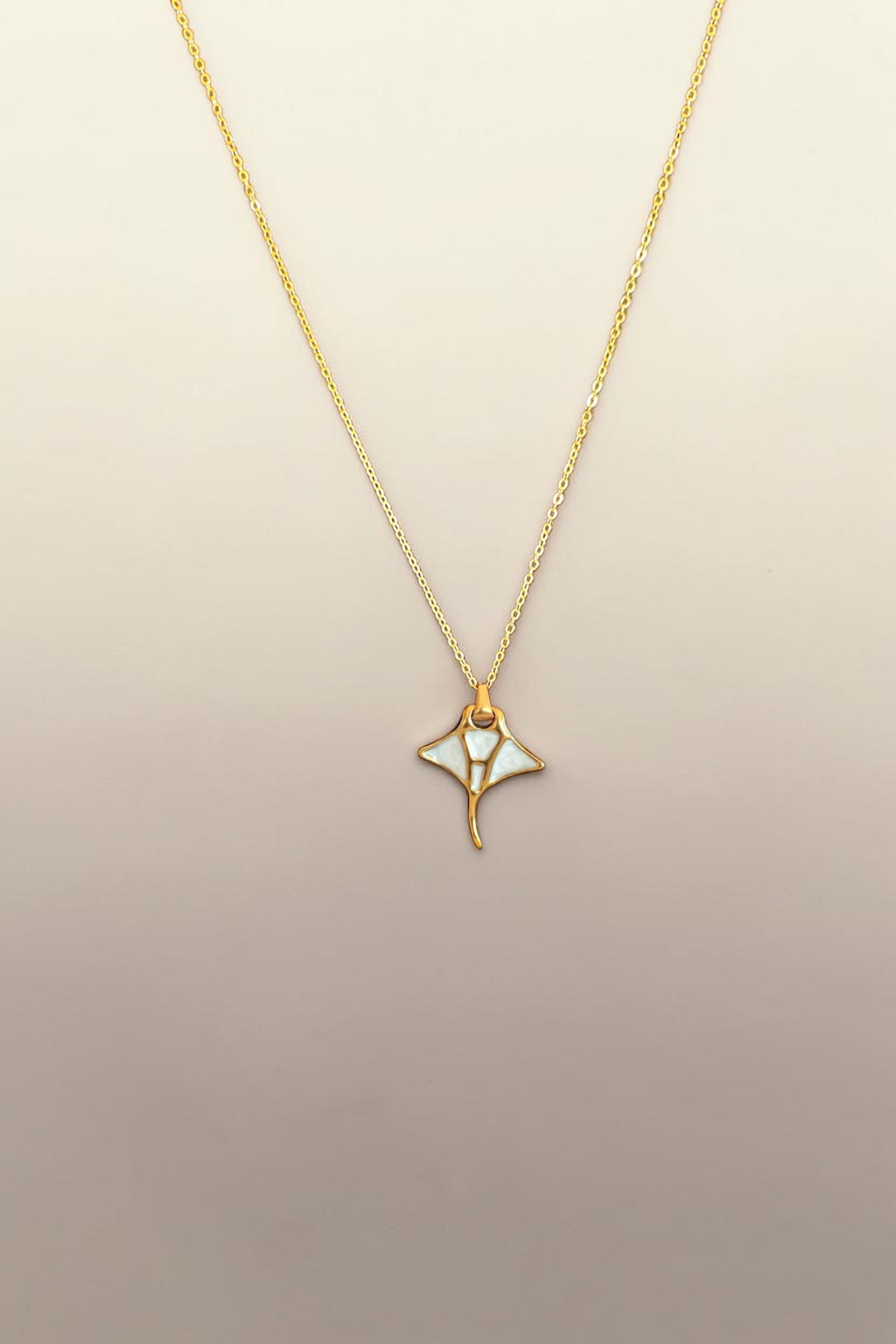 Collier pendentif raie manta – Fait main | 2 coloris
