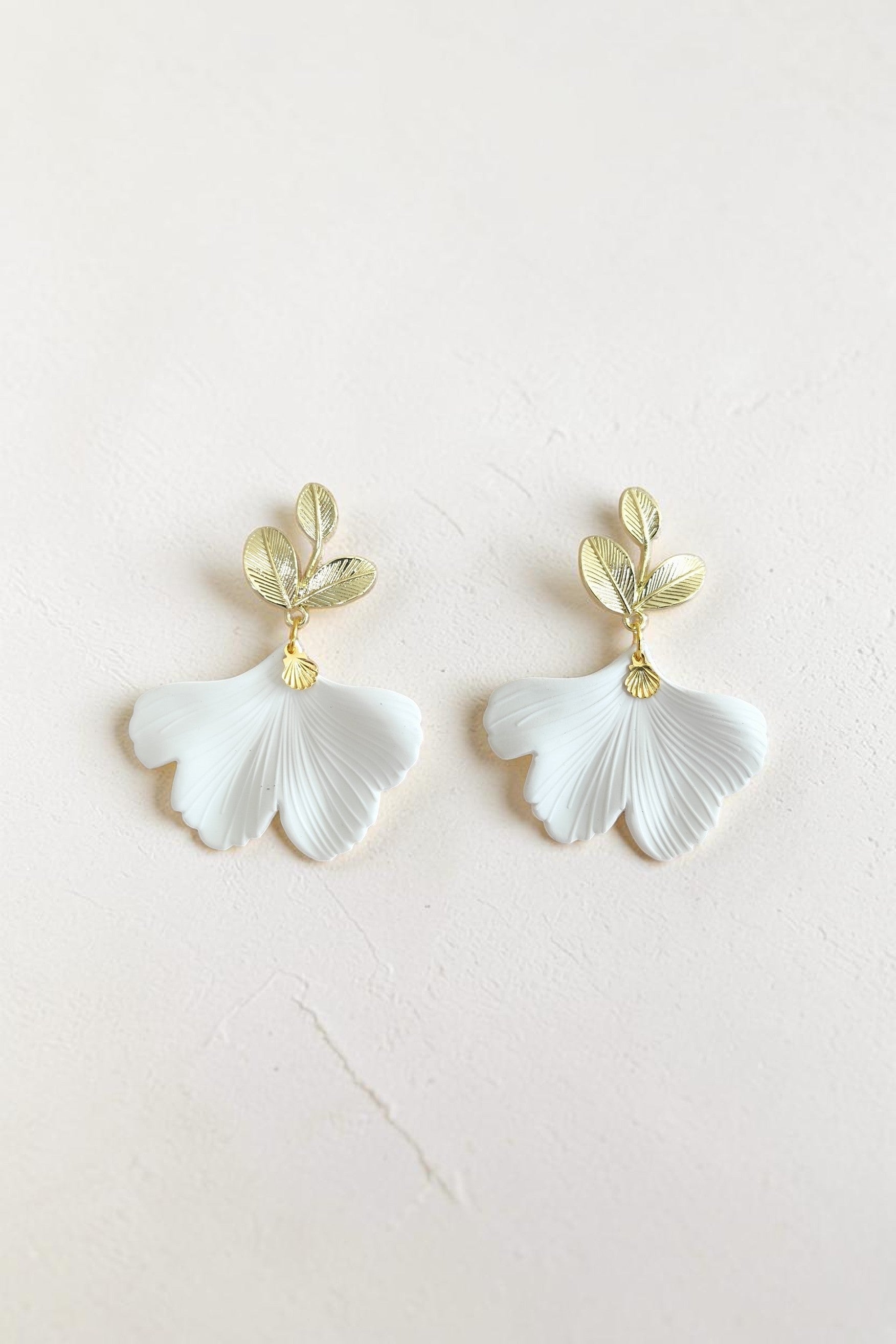 Boucles d'oreilles clou ginkgo acrylique – différents coloris