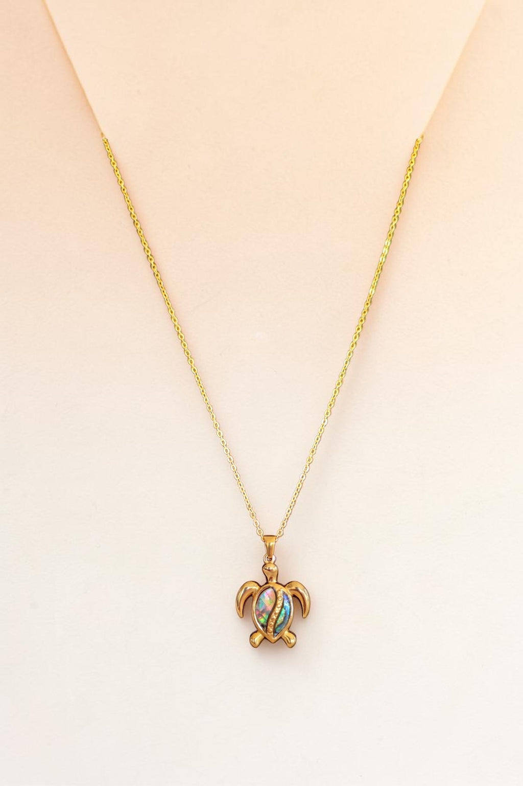Collier Tortue Nacrée – symbole de sérénité – 7 coloris