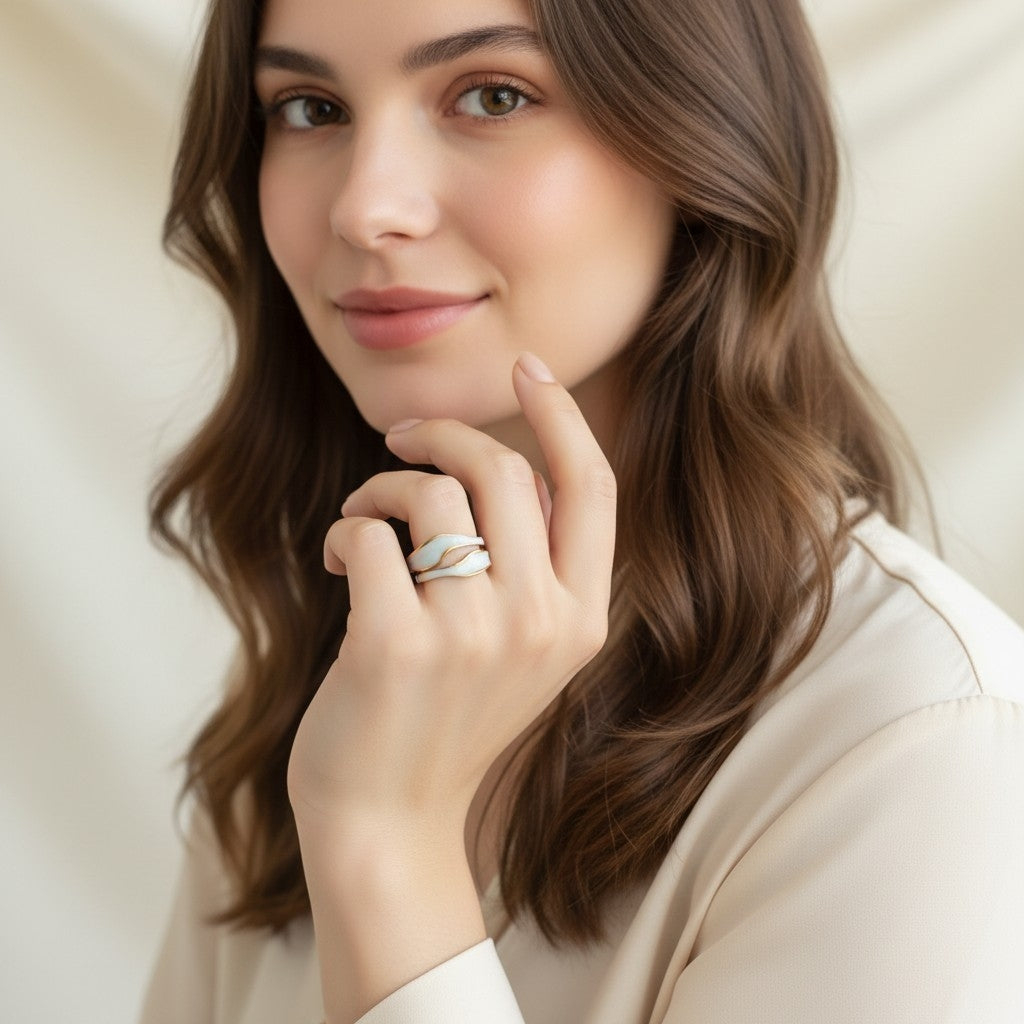 Bague Vague Nacre Ajustable – Acier Plaqué Or 18K