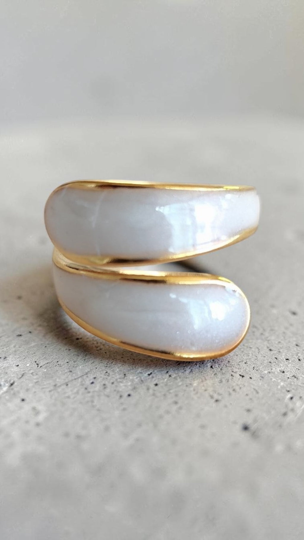 Bague Nacre Ajustable – Acier Plaqué Or 18K