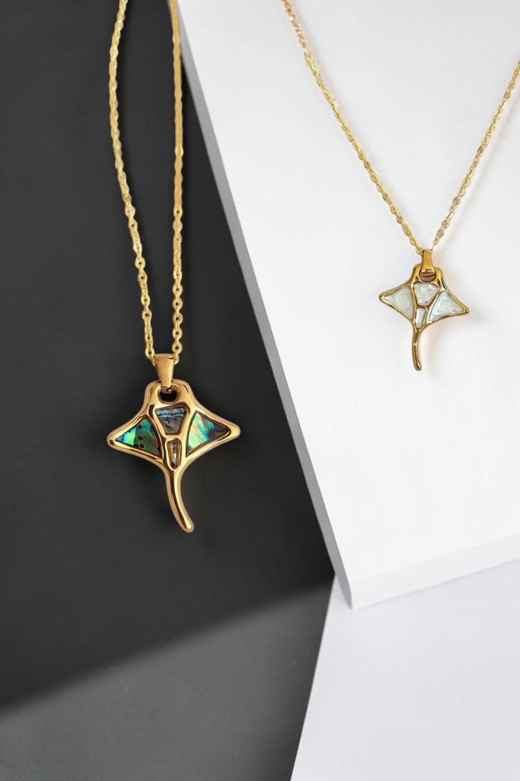 Collier Raie Manta – L’élégance des grands fonds – 2 coloris nacrés