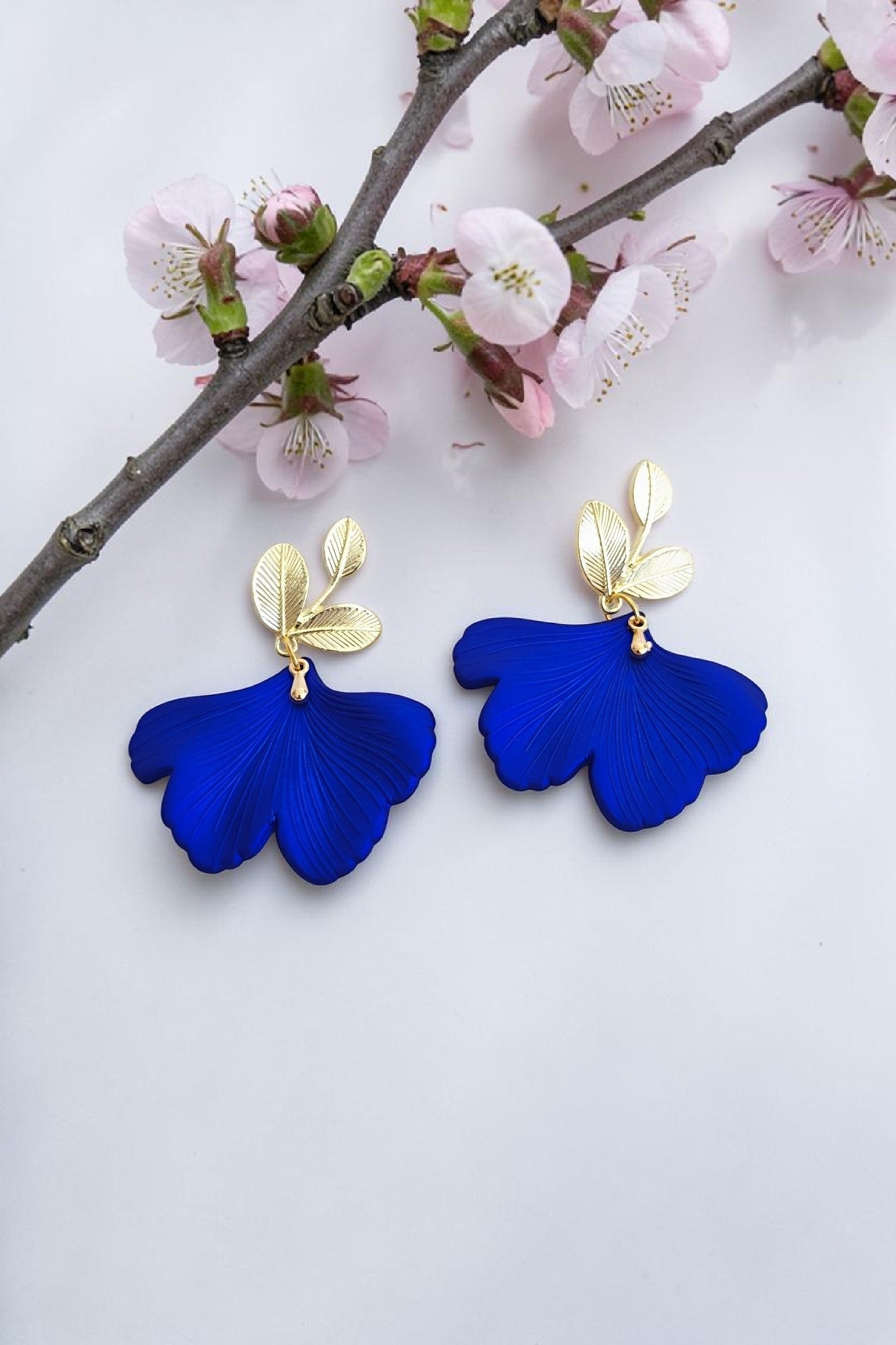 Boucles d'oreilles clou ginkgo acrylique – différents coloris