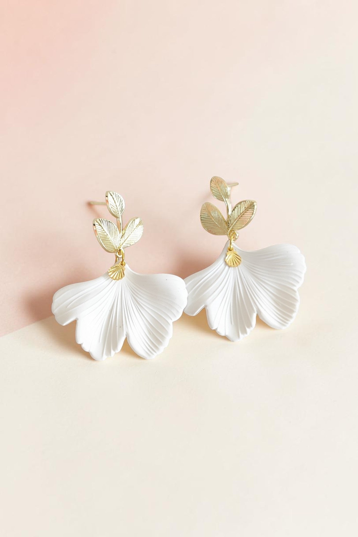 Boucles d'oreilles clou ginkgo acrylique – différents coloris