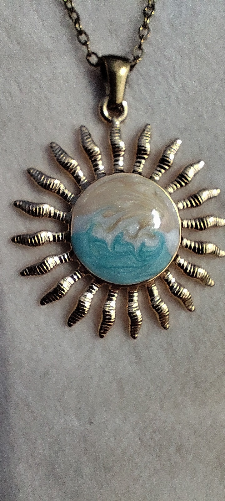 Collier Pendentif Soleil Nacré — Chaîne en Acier Inoxydable
